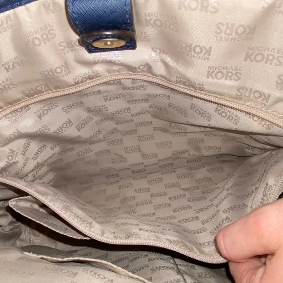 Michael Kors Navy Jet Set Travel Medium Tote Purse MK 13.5" x 4.5" x 12" - Picture 11 of 12